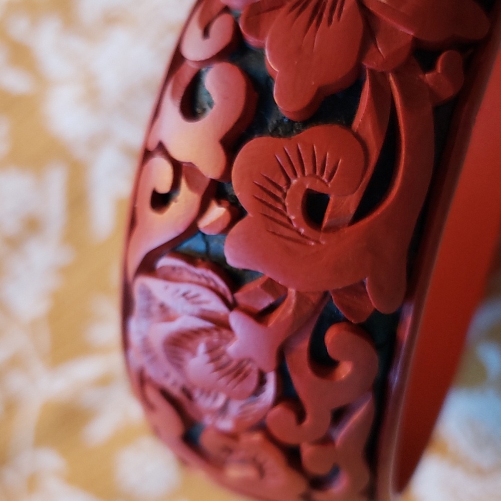 Cinnabar Bangle - Picture 2 of 3